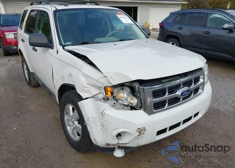 2010 Ford Escape Xlt z USA, uszkodzony, nr VIN 1FMCU0DG9AKA52432